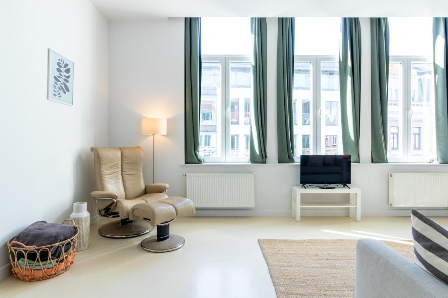 Bright, Spacious Apartments & Perfectly Located In The Heart Of Гент Екстер'єр фото